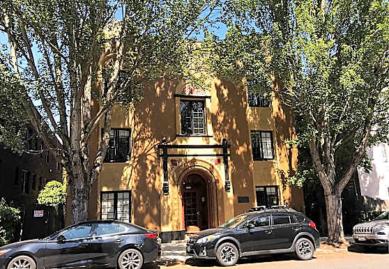 Barcelona On Irving Apartments Portland Or 97209
