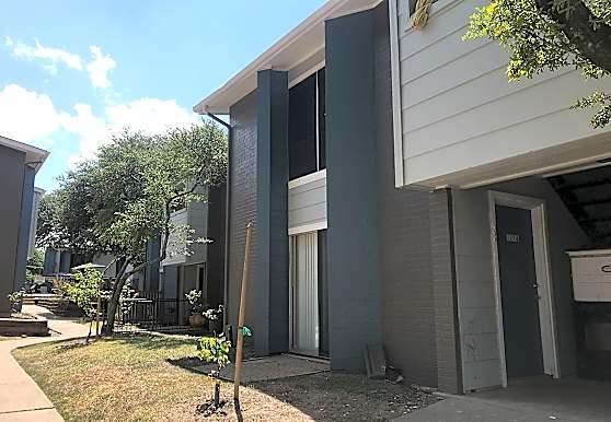 Mueller City View Apartments Austin Tx 78723