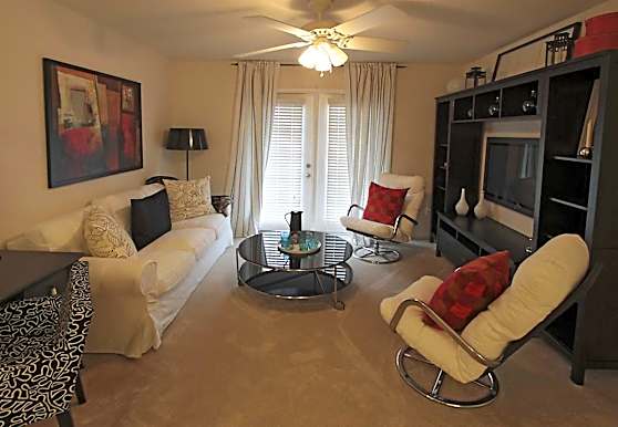 Vantage Pointe Homes At Franklin Heights Apartments
