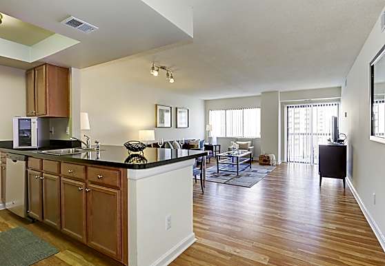 The Paramount Apartments Arlington Va 22202