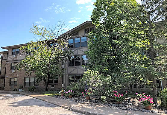 Mount Royal Pines Apartments Duluth Mn 55803