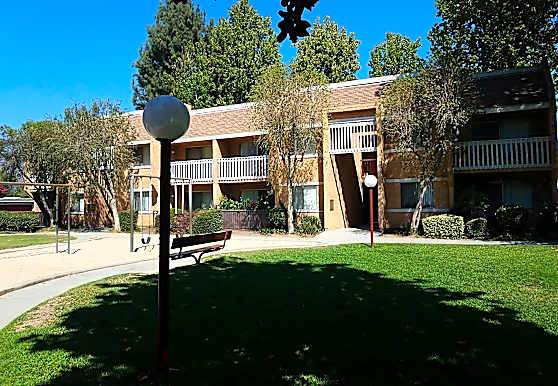 Alosta Gardens Apartments Azusa Ca 91702
