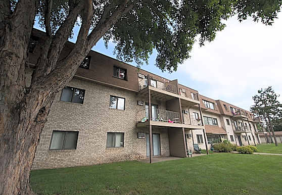 Pine Point Apartments Coon Rapids Mn 55433