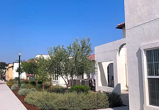 Valencia Grove Apartments Redlands Ca 92374