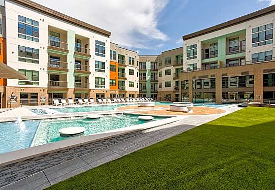 Cortland Lincoln Station Apartments Lone Tree, CO 80124