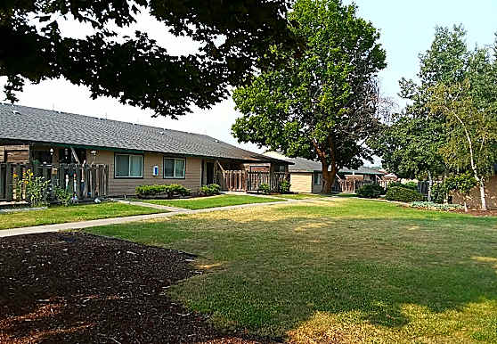 Kingswood Apts Apartments Klamath Falls Or 97603