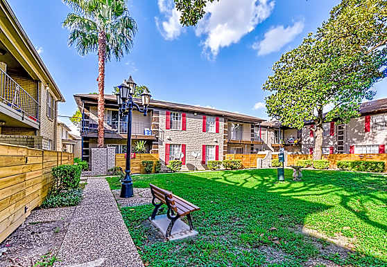 Carrington Court Apartments Houston Tx 77063