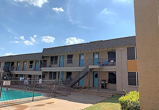 T P Las Palmas Apartments - Irving, TX 75060