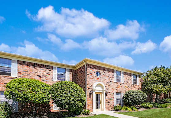 Westbury Court Apartments Indianapolis IN 46268