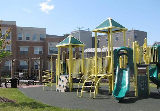 Tremont Pointe Apartments - Cleveland, OH 44113