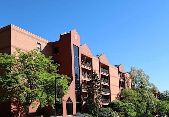 Mountain Village Apartments Waukesha WI 53188