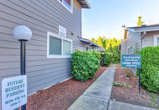 Applegate Apartments - Portland, OR 97236