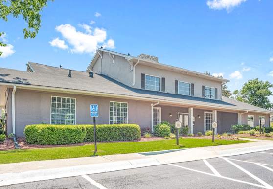 The Life At Pine Grove Apartments Riverdale Ga 30274