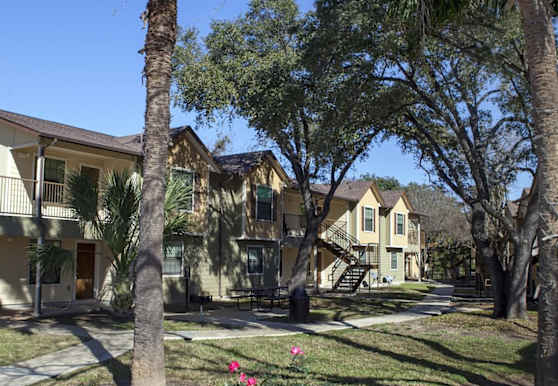 La Risa Apartments San Antonio Tx 78201