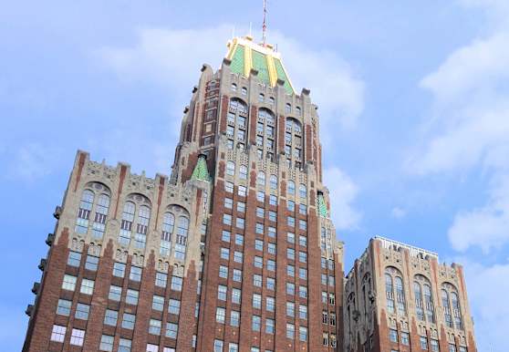 10 Light Apartments - Baltimore, MD 21230
