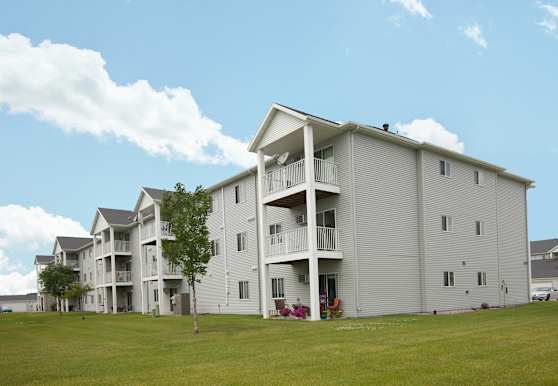 Lake Crest Apartments West Fargo Nd 58078