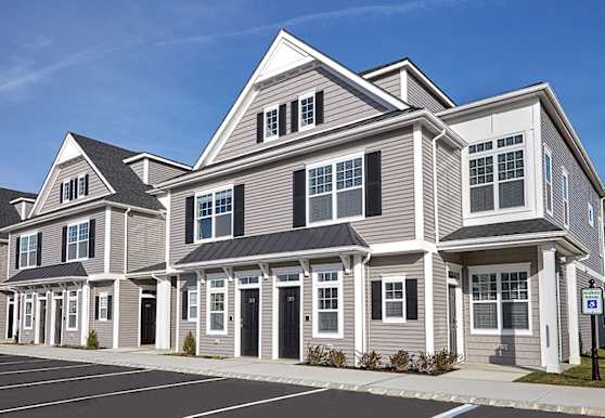 Sutton Landing At Deer Park Apartments Deer Park Ny 11729