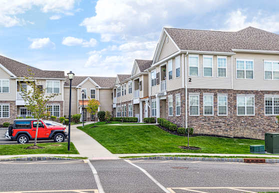 Camelot at Townelake Apartments - Sayreville, NJ 08872