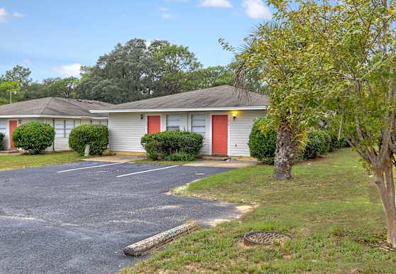 Essex Point Apartments - Pensacola, FL 32514