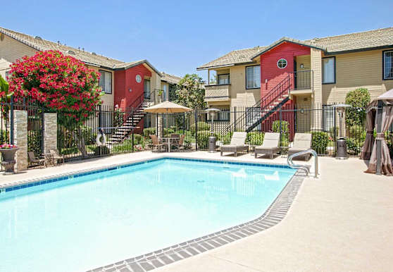 Whispering Meadows Apartments And Suites Bakersfield Ca 93308