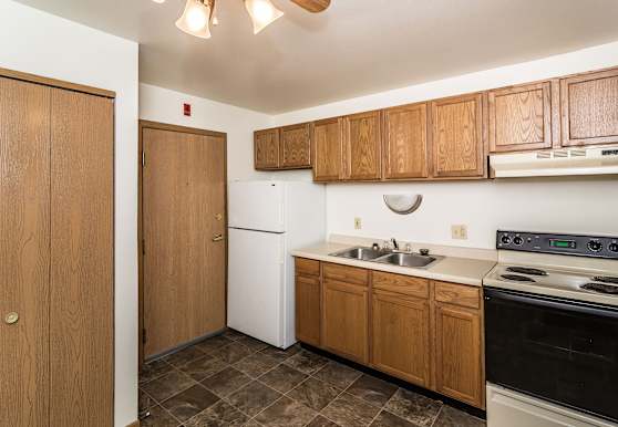 Amberwood Court Apartments Grand Forks Nd 58201