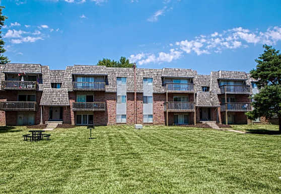 The Pines At Q Plaza Apartments Omaha Ne 68127