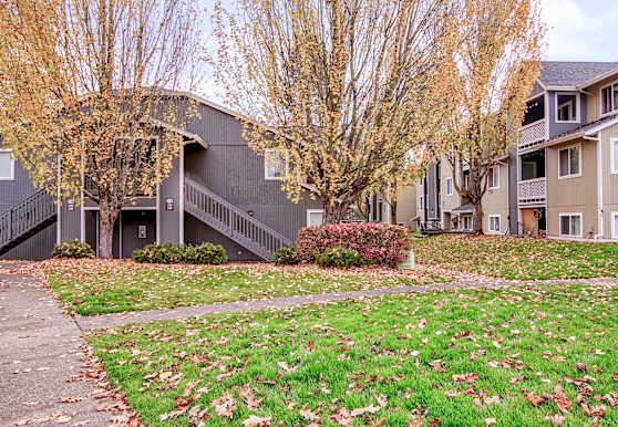 Highland Park Apartments - Gresham, OR 97030