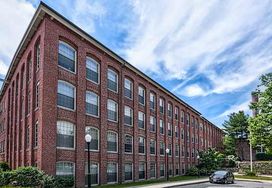 Hayward Landing Apartments - Douglas, MA 01516