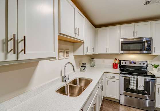 University Center Apartments Per Bed Leases Murfreesboro Tn 37130