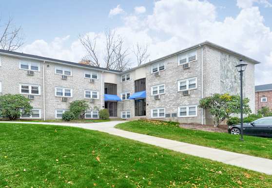 Tanglewood Village Apartments - West Warwick, RI 02893