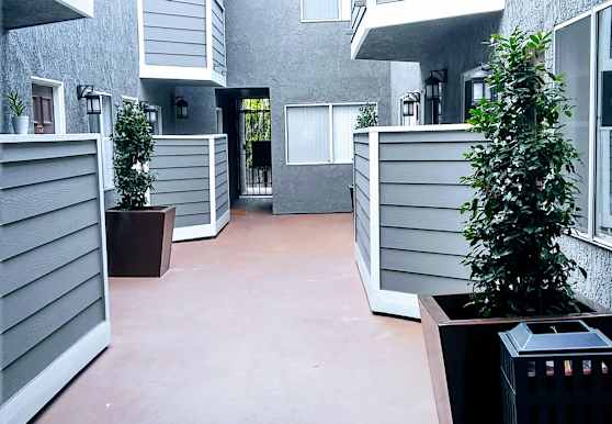 Kbc Burbank Apartments Sherman Oaks Ca 91411