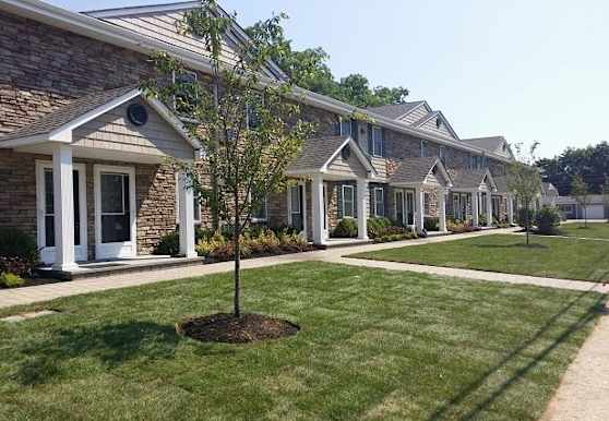 Fairfield Tudor At North Babylon Apartments North Babylon Ny 11703