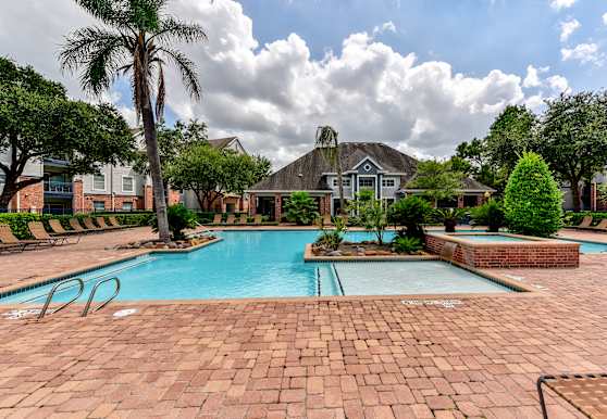 Apex Royal Oaks Apartments - Houston, TX 77042