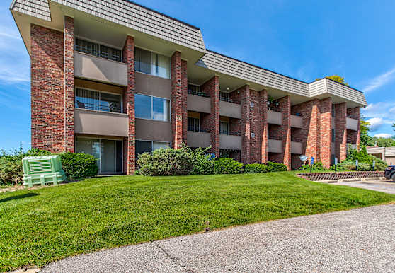 Regency Park Apartments - Grand Rapids, MI 49506