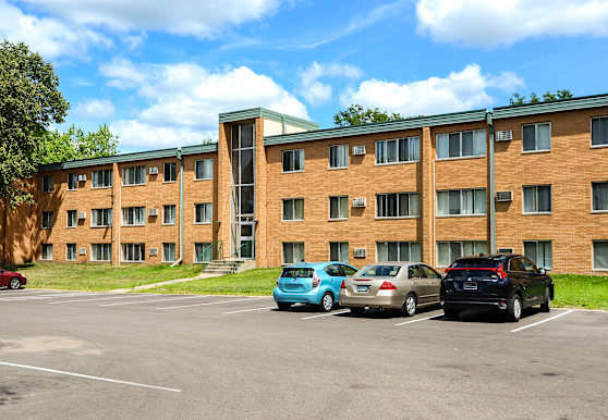 Huntington Place Apartments - Minneapolis, MN 55429