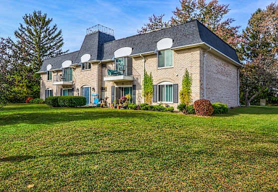 Apple Ridge Apartments - Livonia, MI 48152