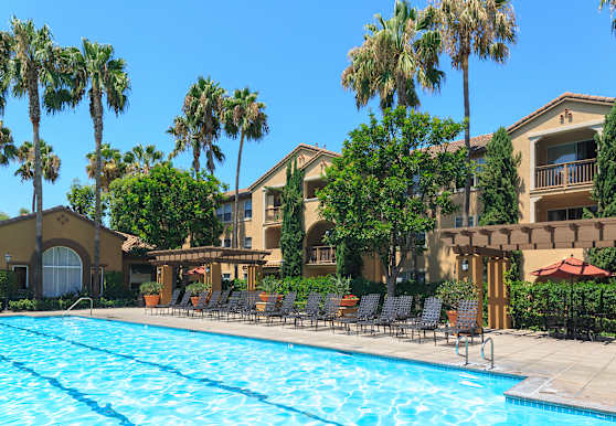 Estancia Apartment Homes Irvine, CA 92602