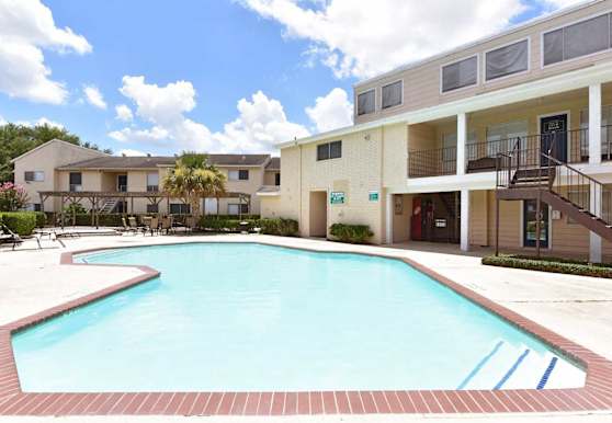 Newport At Clearlake Apartment Homes Houston Tx 77062