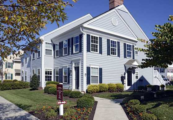 The Courts at Wetherburn Commons Apartments Lancaster PA 17601