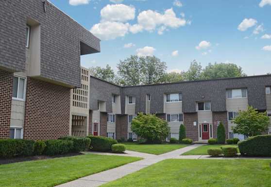 Towne Oaks Apartments - South Bound Brook, NJ 08880