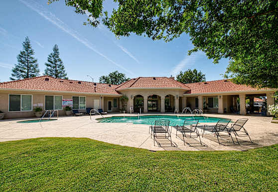 Chestnut Court Apartments Fresno CA 93720