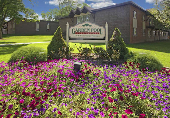Garden Pool Apartments - Milwaukee, WI 53227