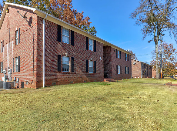 Admiral Place Apartments - Shelbyville, TN