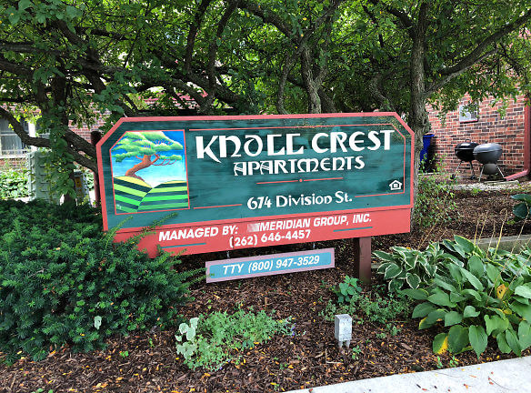 Knollcrest Apartments - Delafield, WI