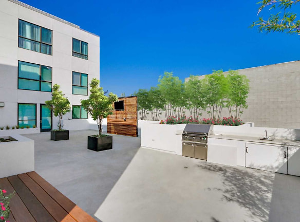 Victory On 30th - Furnished Apartments - Los Angeles, CA