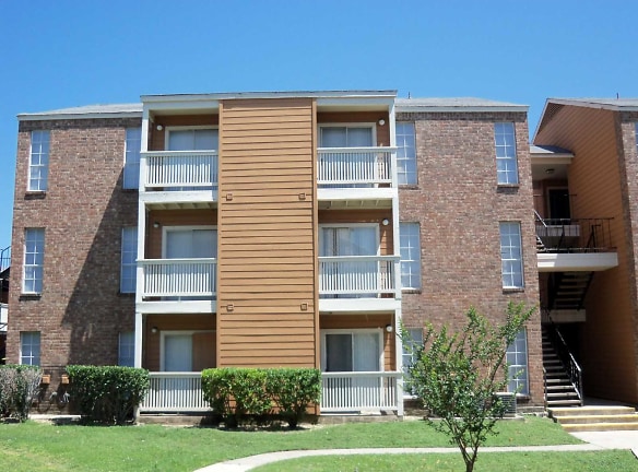 Springwood Apartments - San Antonio, TX