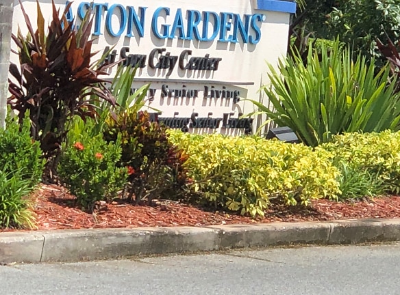 Aston Gardens At Sun City Center Apartments - Sun City Center, FL