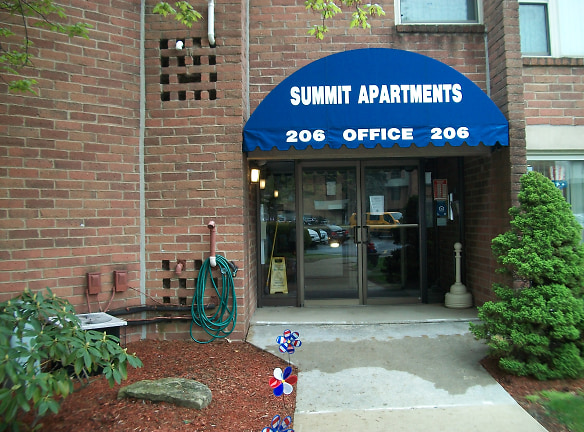 Summit Apartment - Latrobe, PA