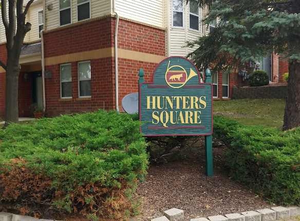Hunters Square Apartment Homes - Milwaukee, WI