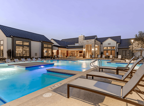 East Vue Ranch Apartments - Austin, TX